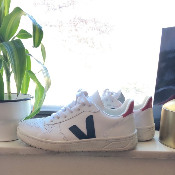 Veja Shoes - Veja sneakers size US 7 EUR 38